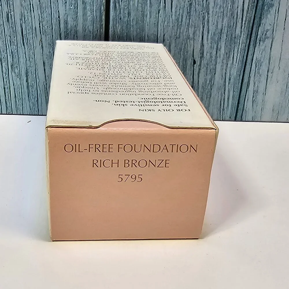 Mary Kay Day Radiance Oil-Free Foundation Rich‎ Bronze #5795 - NIB Old Stock